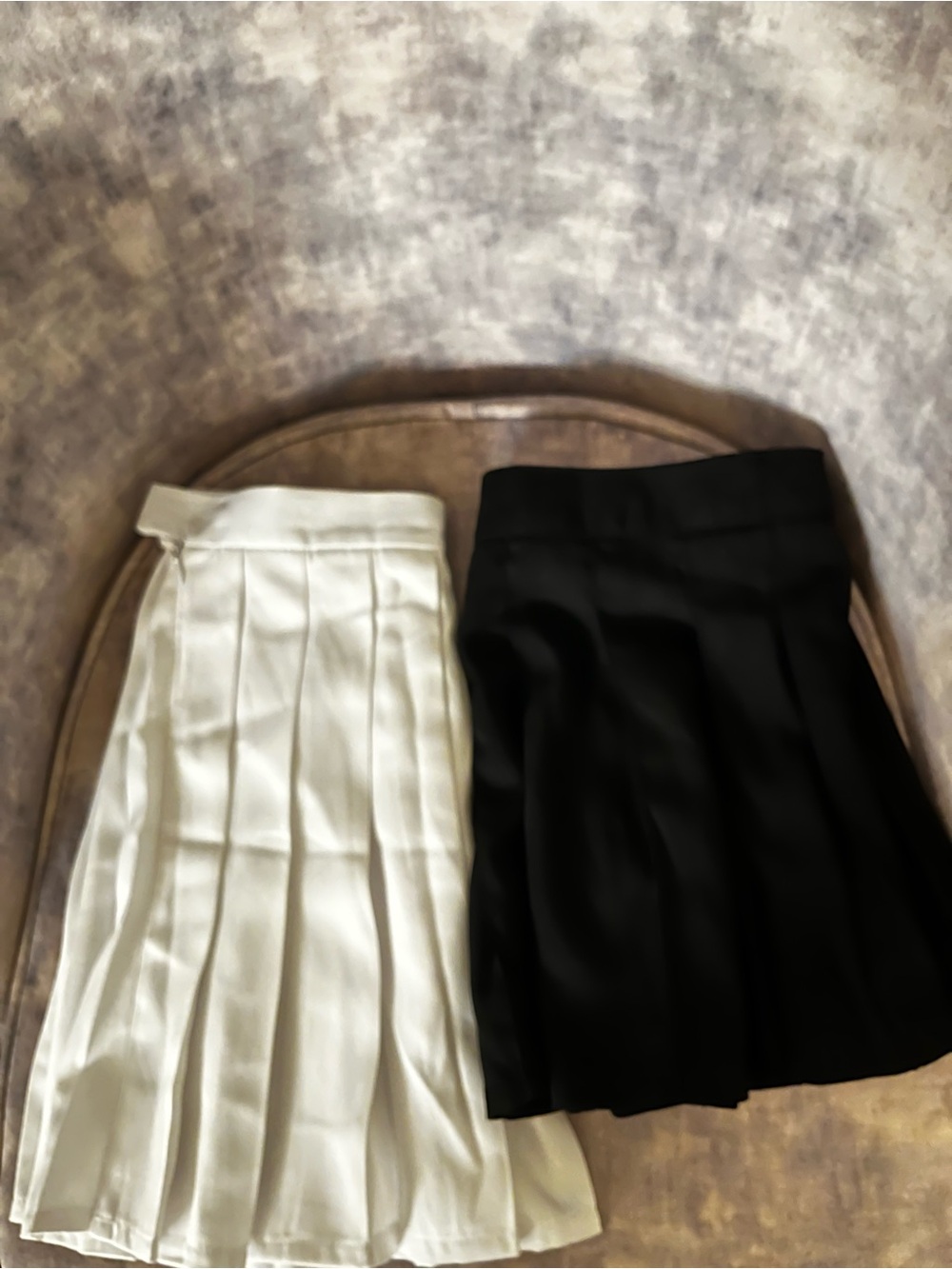 Lot of 3 women’s pleated skirts Black and white